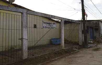 Imagem 3: Três casa pra vender