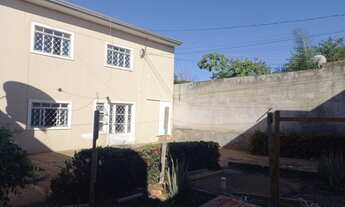 Imagem: Aluga-se casa na parte inferior sobrado