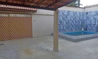 Imagem: Casa com 3 Quartos e 2 banheiros à Venda