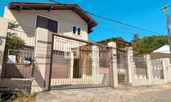 Imagem: Casa de 7 quartos, sendo 2 Suítes no Bairro