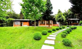 Imagem: Casa a venda com 4 dormitórios no bairro