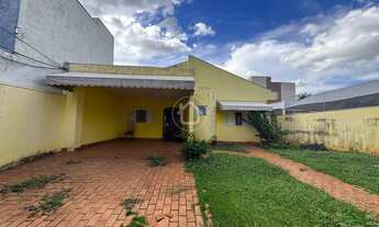 Imagem 3: CASA COM ALPLO TERRENO