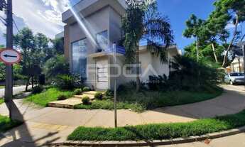 Imagem 2: Casa de luxo com 3 dormitórios e área de lazer no Jardim Jóckei Club A