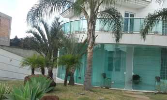 Imagem 2: Casa para aluguel tem 470 metros quadrados com 4 quartos