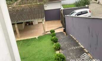 Imagem 2: Casa para Venda em Joinville, Iririú, 3 dormitórios, 1 suíte, 2 banheiros, 3 vagas