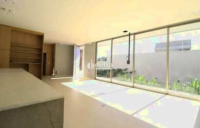 Imagem 5: Casa residencial com 3 suítes disponível para venda no bairro Jardim Inconfidência em Uber