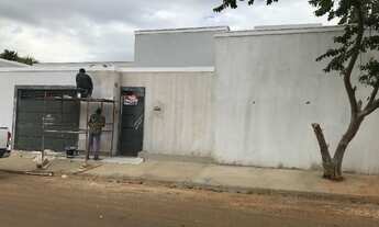 Imagem: Casa com 3 quartos (1 suite), garagem coberta