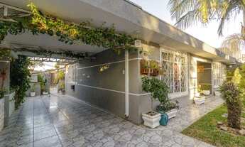 Imagem 2: Casa com 5 dormitórios à venda, 250 m² por R$ 950.000 - Rua dos Ipês, 61 Barreirinha - Cur