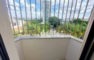 Imagem 4: Apartamento com 3 dormitórios para alugar, 98 m² por R$ 1.300,00/mês - Brasil - Uberlândia