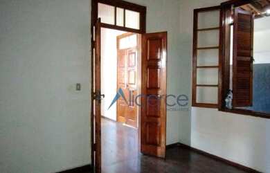 Imagem 3: Casa com 4 dormitórios para alugar, 110 m² por R$ 3.000,00/mês - Ladeira - Juiz de Fora/MG