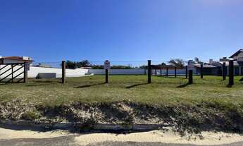 Imagem 6: 02 terrenos juntos à beira mar