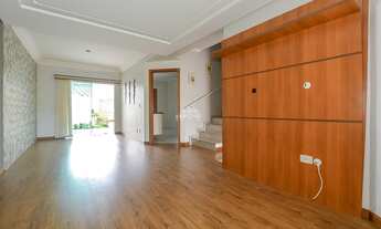 Imagem 4: Sobrado para venda tem 210 metros quadrados com 3 quartos em Uberaba - Curitiba - PR