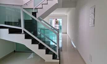 Imagem 2: Casa para venda com 170 metros quadrados com 3 quartos em Ponta da Praia - Santos - SP