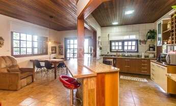 Imagem 5: CASA DE 2 DORMITÓRIOS, PISCINA, CHURRASQUEIRA E 2 VAGAS DE GARAGEM NO BAIRRO HÍPICA