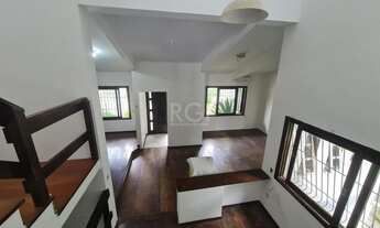 Imagem 4: Casa para Venda - 278m², 6 dormitórios, sendo 2 suites, 1 vaga - Teresópolis