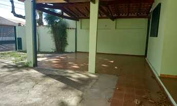 Imagem 2: Térrea para venda possui 250 metros quadrados com 3 quartos