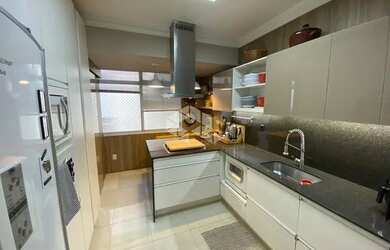 Imagem 7: Apartamento no bairro Coqueiros com 4 dormitórios, sendo 2 suítes e 1 vaga - Florianópolis