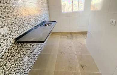 Imagem 3: Sobreposta Alta com 2 Dormitórios em Condomínio na Vila Tupi, Primeira Casa com Sacada