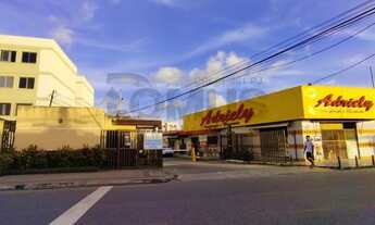 Imagem 2: Apartamento com 3 dormitórios, no Condomínio Eucaliptos, dispõe de uma área de lazer