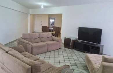 Imagem 3: Apartamento para aluguel possui 213 metros quadrados com 4 quartos em Boa Viagem - Recife