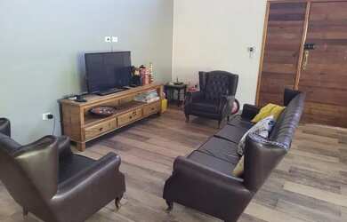 Imagem 5: Casa de condomínio para venda tem 196 metros quadrados com 3 quartos