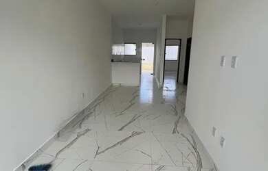 Imagem 2: Casa moderna em rua pública com 2/4