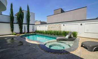 Imagem 3: Casa no condomínio Brisas do Lago para venda com 3 quartos, sendo 3 suítes , 315m²