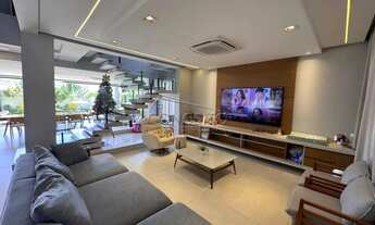 Imagem 2: Sobrado de alto padrão disponível para venda ou locação, no condomínio Damha I com área co