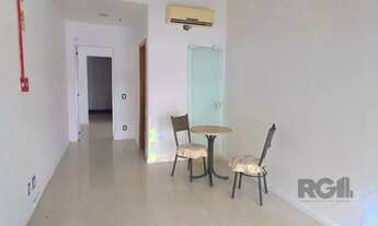 Imagem 5: Sala de frente com vaga