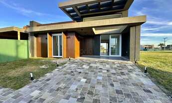 Imagem: Casa nova com 4 suítes à venda, 160 m²