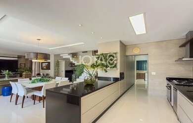 Imagem 4: CASA COM 4 QUARTOS SENDO 3 SUÍTES E PISCINA Casa Com 4 Quartos Sendo 3 Suítes E Piscina