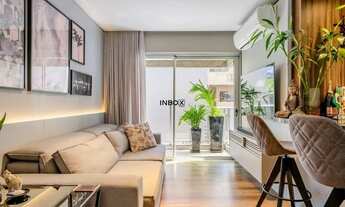 Imagem 2: Apartamento com 62 m² de área privativa, totalmente mobiliado, 1 dormitório, 1 suíte, vaga