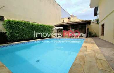 Imagem: Linda casa em rua tranquila e arborizada