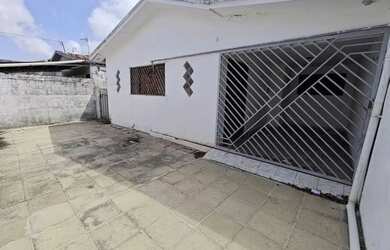 Imagem 2: Casa a venda com amplo espaço