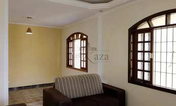 Imagem 3: Oportunidade - Casa Sobrado - Jardim das Oliveiras - Jacareí - 3 Dormitórios - 270m²