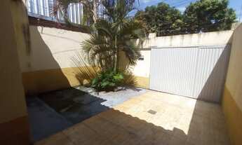 Imagem 2: Casa para Venda em Goiânia, Moinho dos Ventos, 3 dormitórios, 1 suíte, 3 banheiros, 2 vaga