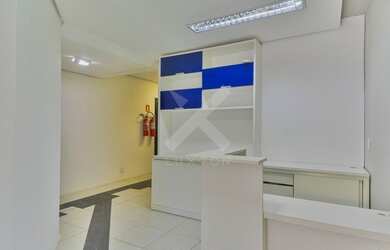 Imagem 4: PORTO ALEGRE - Prédio Inteiro - Mont Serrat