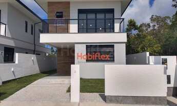 Imagem: Casa a venda individual com 3 quartos sendo