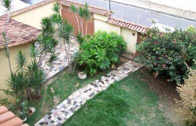 Imagem 2: Casa grande, com quintal na praia de Santa Mônica, Guarapari