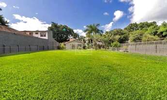 Imagem 2: EXCELENTE CASA COM 3 DORMITÓRIOS, PISCINA E 6 VAGAS DE GARAGEM