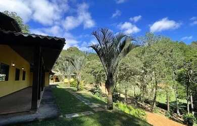 Imagem 5: BELISSIMA CASA EM CONDOMINIO À VENDA EM ITAIPAVA