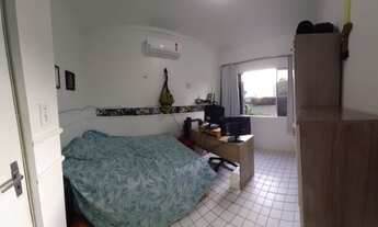 Imagem 6: ROG-01] Vende-se apto, bem localizado no São Francisco. no 1º Andar, 3 Quartos uma suíte