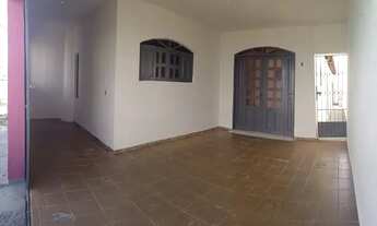 Imagem 2: Casa encantadora para locação no Alecrim próximo a Marinha 3/4, uma suíte máster