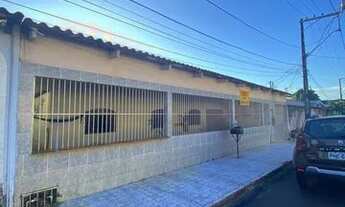 Imagem 2: Casa em Localização Privilegiada com Apartamento nos Fundos!!!