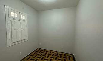 Imagem 7: Casa residencial com amplo quintal e 5 quartos sendo 1 suíte - Aflitos, Recife/PE