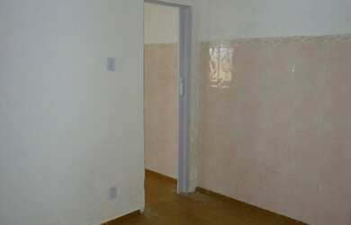 Imagem 7: Alugo casa de vila em Bento Ribeiro. 1 quarto, sala, varanda, cozinha e banheiro.Sem cond