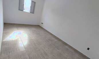 Imagem 5: Casa para venda possui 110 metros quadrados com 3 quartos em Vila Ernesto - São Paulo - SP