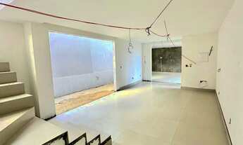 Imagem: Casa duplex em condominio Capim Macio