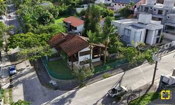 Imagem: Casa ampla ao lado da UFSC na Trindade