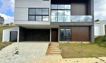 Imagem: Casa com 04 suítes, espaço gourmet e piscina